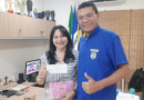 Sócia recebe prêmio de R$ 500